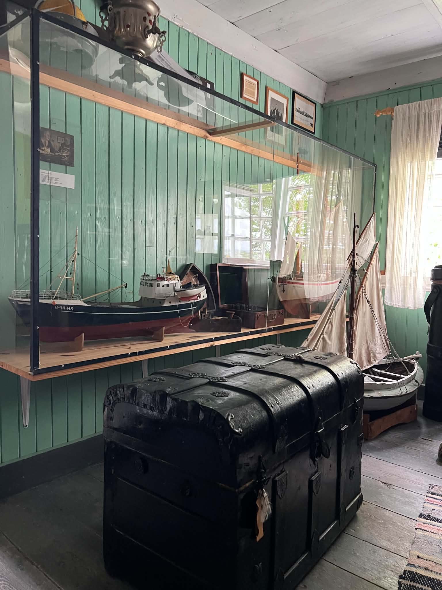 Model fishing boats and maritime objects from the Helgeland coast